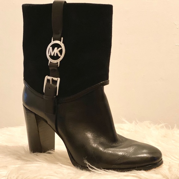 Michael Kors Boots 🥾 - Picture 2 of 6